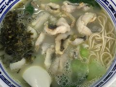 招牌黄鱼面-明呈黄鱼面馆(斜土路店)