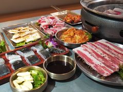 -围炉肉舍•炭烤活鳗•丹东海鲜烤肉(步行街店)