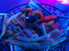 -UP嘻哈酒吧(粉巢店)