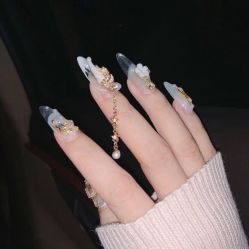 -慕拉美甲美睫皮肤管理