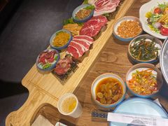 -明洞阿姨·韩式酱蟹烤肉·创意料理(三元桥店)