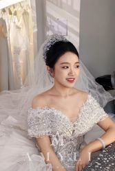 -艾米丽婚纱礼服