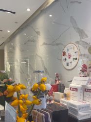 -罗亚帝造型·烫发染发