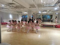-炫艺舞蹈培训中心(枫尚奥特莱斯店)