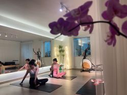 -闺蜜瑜伽·普拉提女性塑形馆