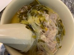秘制酸汤肥牛-鹿港小镇(霄云店)