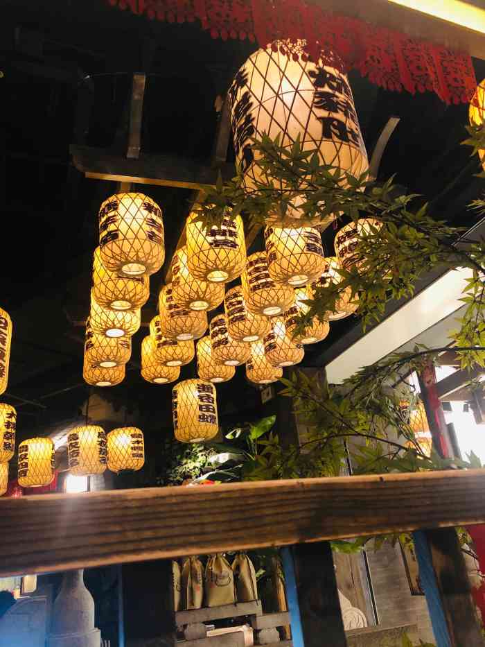 南京大牌档(济南万象城店)-"好久没吃南京大排档了, 做完指甲快两点了