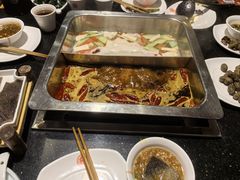 -百年川椒重庆老火锅(光谷店)