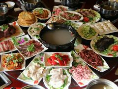 -周老三跷脚牛肉·全牛火锅(非遗传承店)