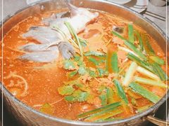 -野山舂·贵州现舂酸汤牛肉(民生路店)