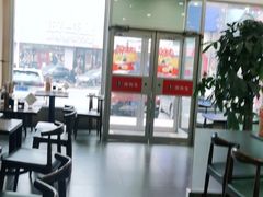 大堂-李先生牛肉面大王(营口大润发店)