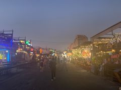 -席娜卡琳火车铁道夜市