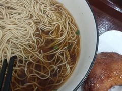 -百年老字号·观振兴蟹黄面·三虾面·苏式面(观前街富仁坊巷店)