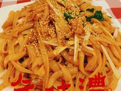 虾酱炒河粉-吉源大排档·鱼生·海鲜(烧烤彩印厂店)