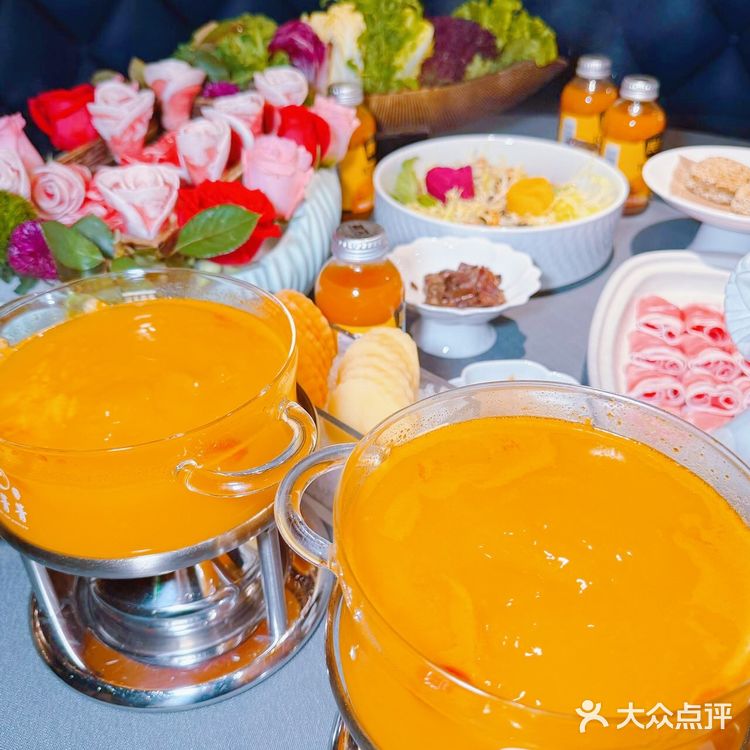 黄番茄火锅yyds❗酸爽浓郁，涮什么都好吃