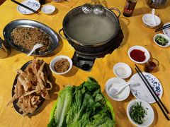 -五洞培记山庄·鲜牛肉火锅