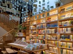 -猫的天空之城概念书店(杭州南宋御街店)