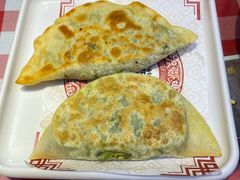 韭菜盒子-东北哈尔滨酱骨头馆房掌柜铁锅炖