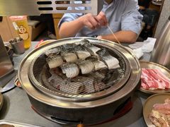 -围炉肉舍•炭烤活鳗•丹东海鲜烤肉(步行街店)