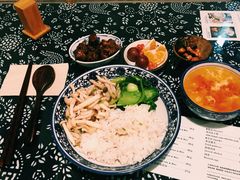 -蜗牛小馆醉乡民谣云南菜(惠新西里店)