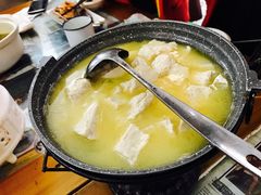 翅汤煲手工豆腐-豆蔻电影主题餐厅(四牌楼店)