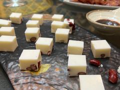 酸奶糕-诺敏塔拉奶茶-布里亚特包子-手把肉(锦都会店)