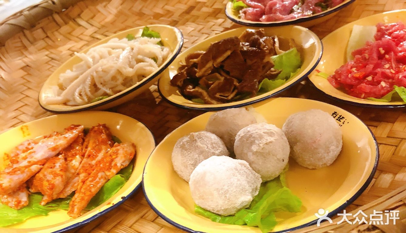 听朋友说附近新开的店   还有优惠哦