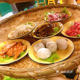 听朋友说附近新开的店   还有优惠哦