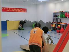 -金色雨林感统学能培训中心(武广校区)