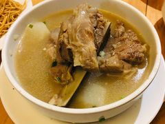 老上海蹄膀汤-沪西老弄堂面馆(定西路店)