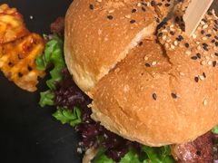 -HIGH FIVE哈福手工汉堡(桂林路店)