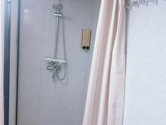 -蓝海豚游泳俱乐部(南京西路店)