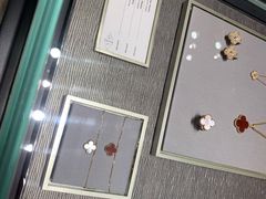 -Van Cleef & Arpels(海港城海洋中心店)