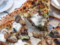 四种蘑菇披萨-杭州君悦酒店·青莳