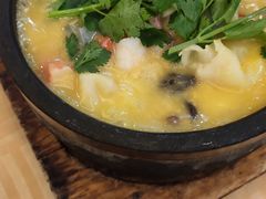 石锅海皇豆腐煲-益健海鲜大食坊(拱北口岸店)