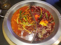 -沸炉重庆老火锅(军事博物馆店)