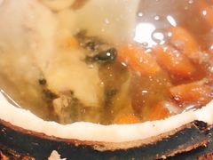 整只椰子竹丝鸡汤-荷塘记西关味道(番禺厦滘分店)