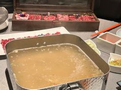 -左庭右院鲜牛肉火锅黑金店(陆家嘴中心店)