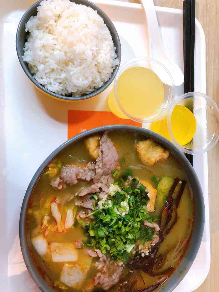 福建医科大学-东区食堂-"福建医科大学东区食堂,有三层楼.一楼大众.
