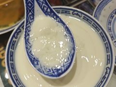 -广信牛奶甜品世家(台东店)