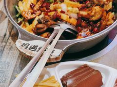-鸡遇虾煲干锅火锅(小寨金莎店)