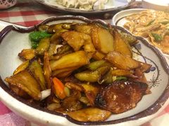 地三鲜-东北哈尔滨酱骨头馆房掌柜铁锅炖