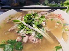 -大头虾越式风味餐厅(光明广场店)