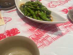 -肥肥虾庄·金牌油焖大虾(汉街SKP店)