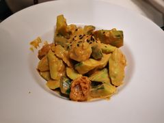 黄瓜拌油条-闫府私房菜·老字号(恒隆店)