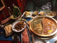 -房子红了鱼豆花重庆老火锅(广厦学院店)
