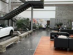 -成都中升之星奔驰4S店