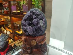 -灵彩珠宝(朗香街店)