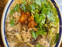 -云阿蛮云南生烫牛肉米线(奉贤路店)