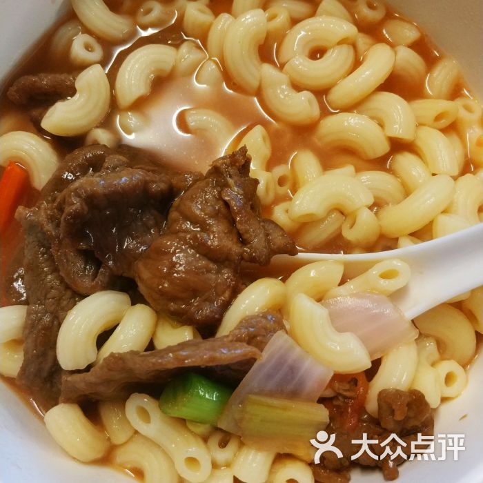 番茄浓汤牛肉通粉